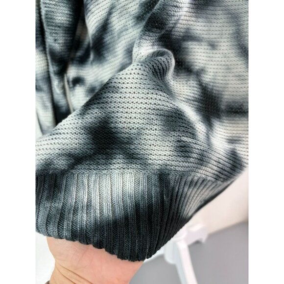 Torrid women's 1 1X black and white tie dye long sleeve v-neck sweater top - Picture 4 of 9